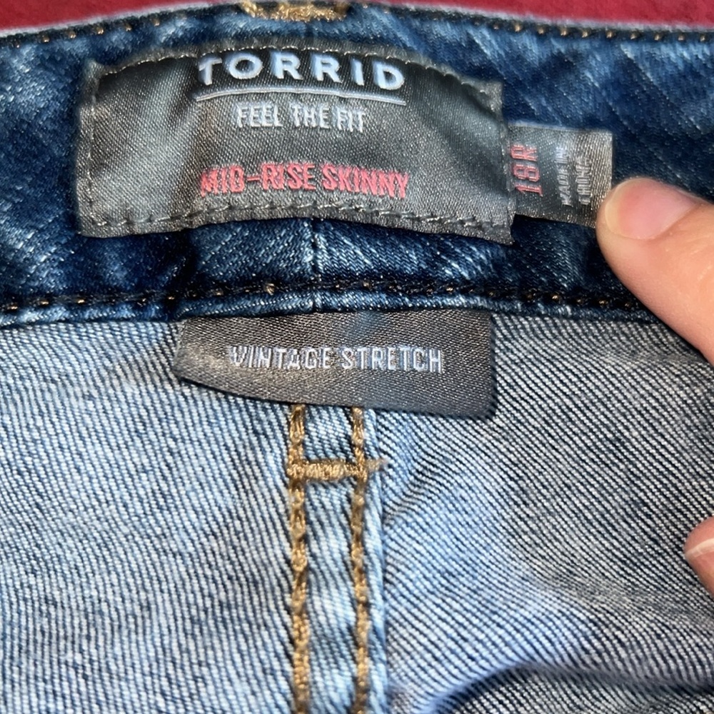 Torrid Feel the Fit Jeans - Picture 5 of 6